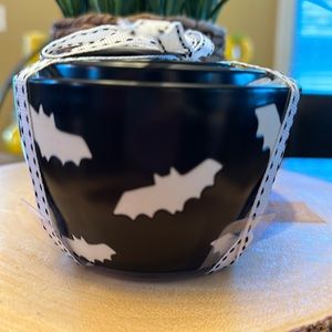 New Rae Dunn measuring cups with bats